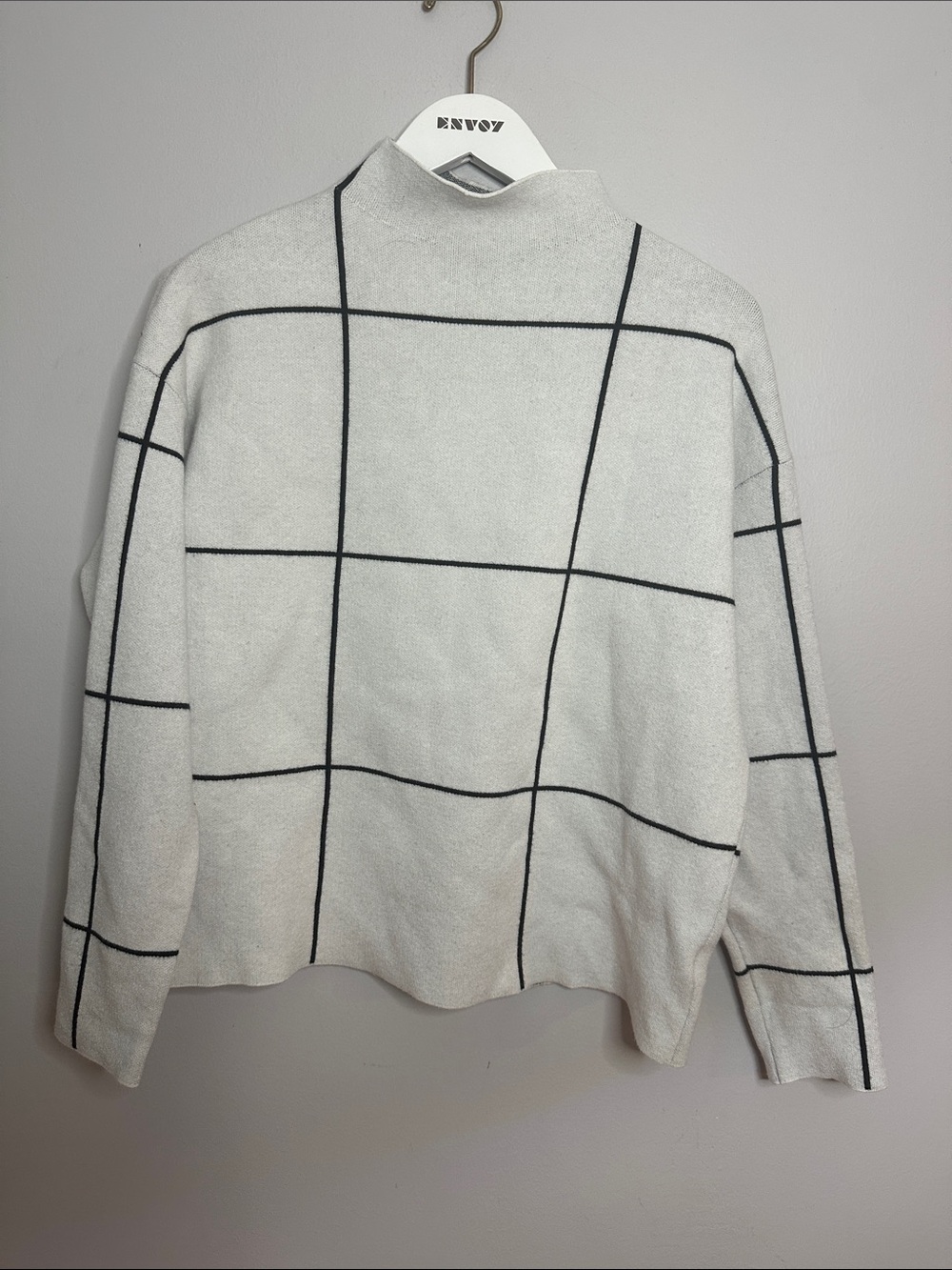 Tahari White Grid Turtleneck Sweater - Minimal Classic size L
